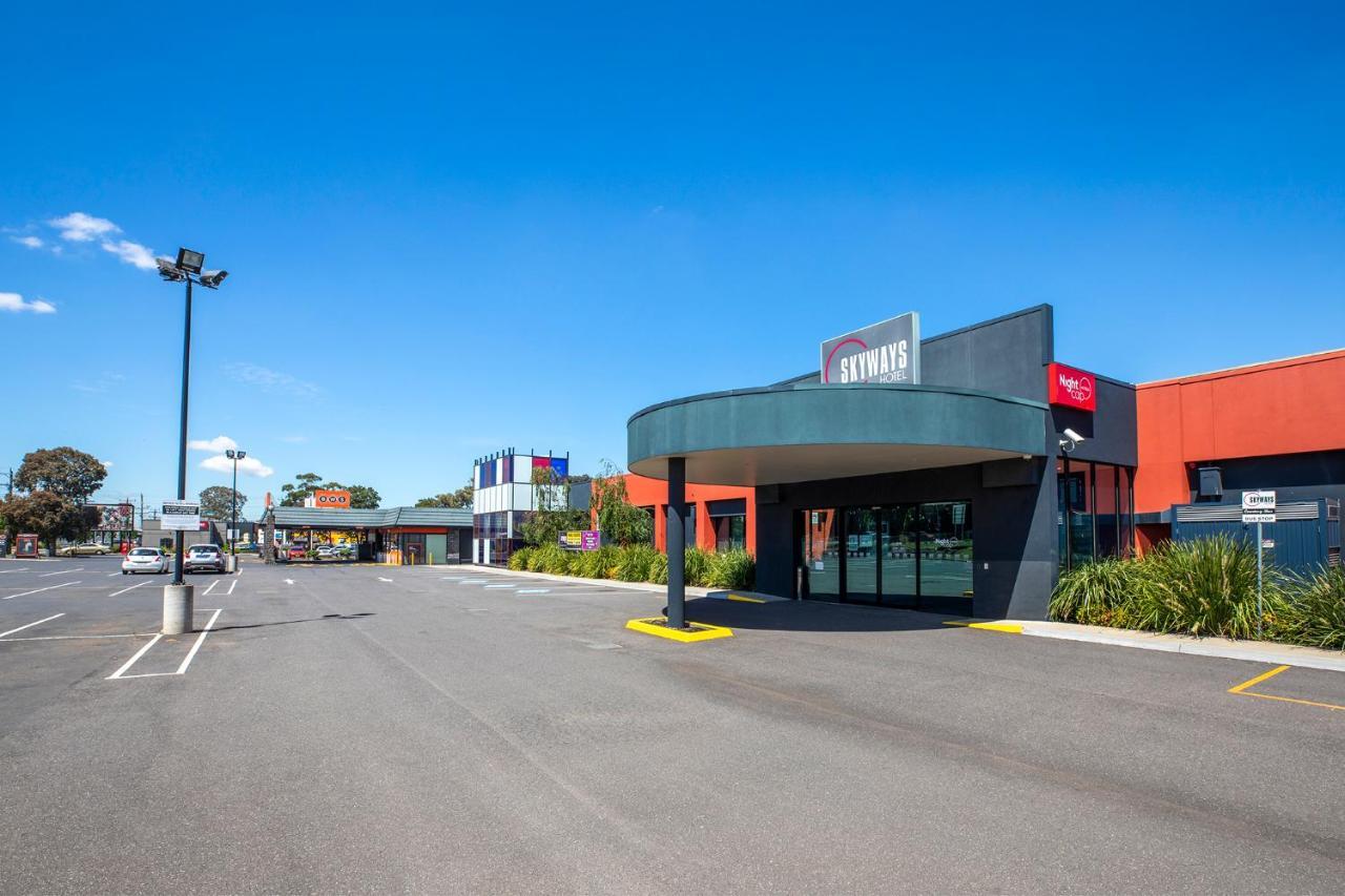 Nightcap At Skyways Hotel Melbourne Exterior photo