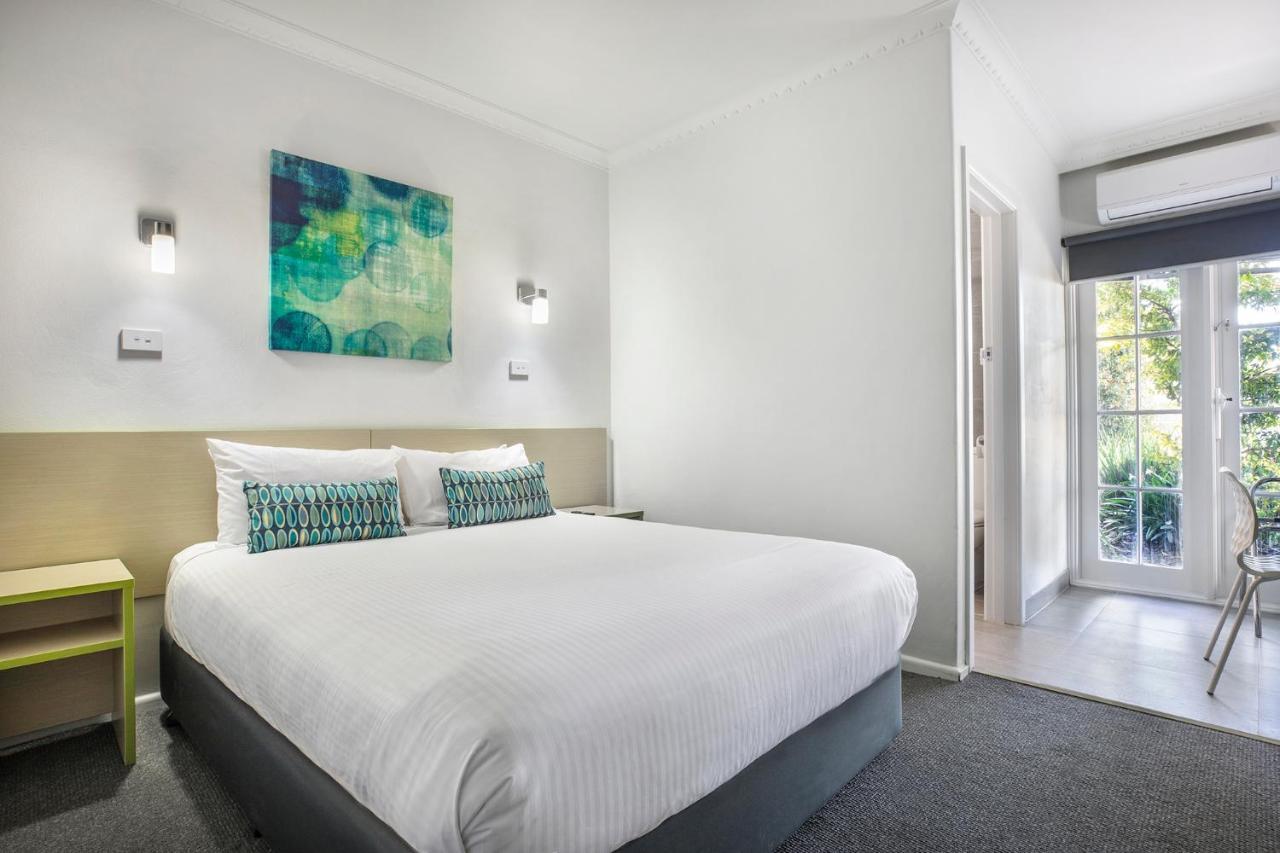 Nightcap At Skyways Hotel Melbourne Exterior photo