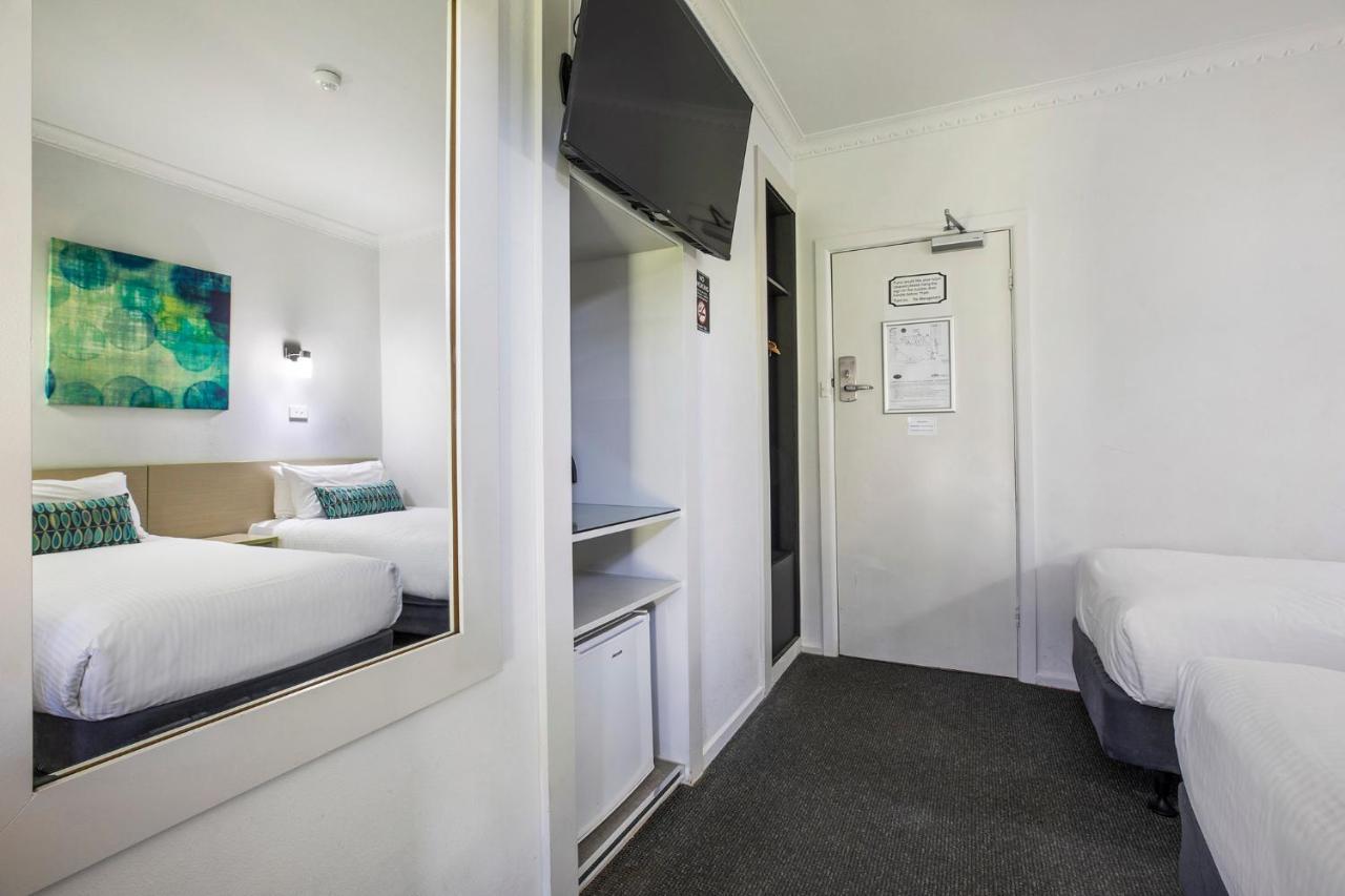 Nightcap At Skyways Hotel Melbourne Exterior photo