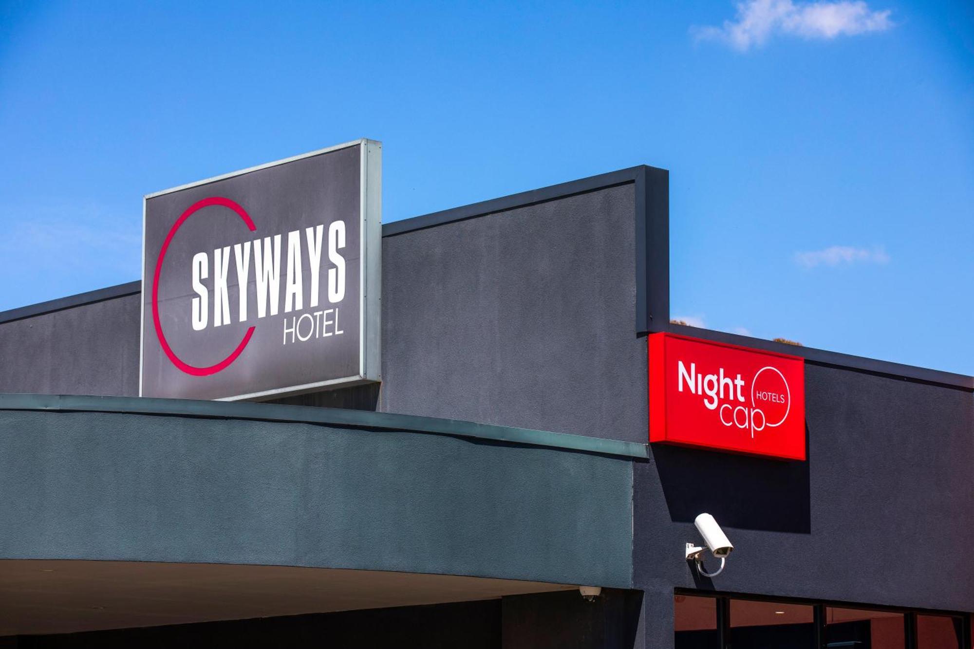 Nightcap At Skyways Hotel Melbourne Exterior photo