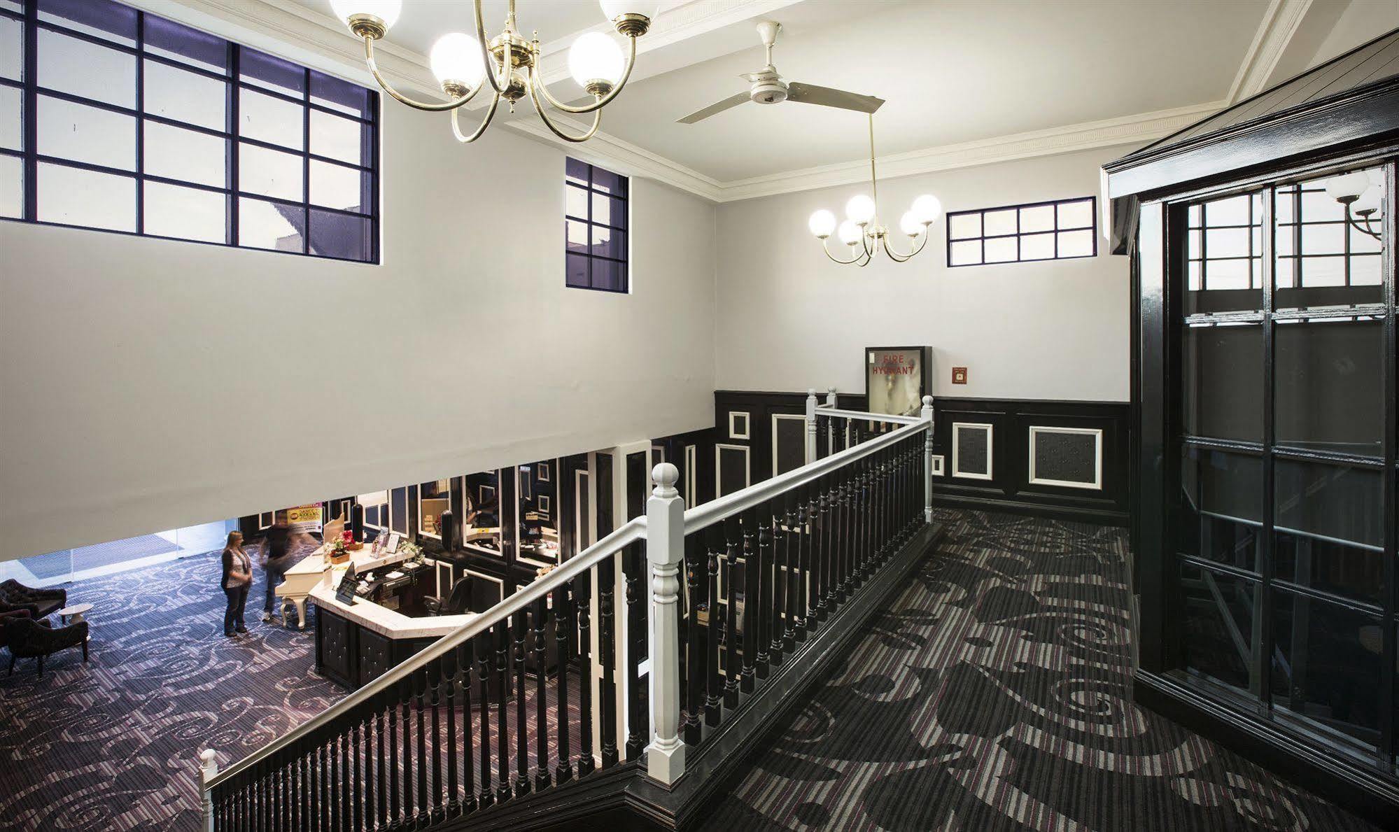 Nightcap At Skyways Hotel Melbourne Exterior photo