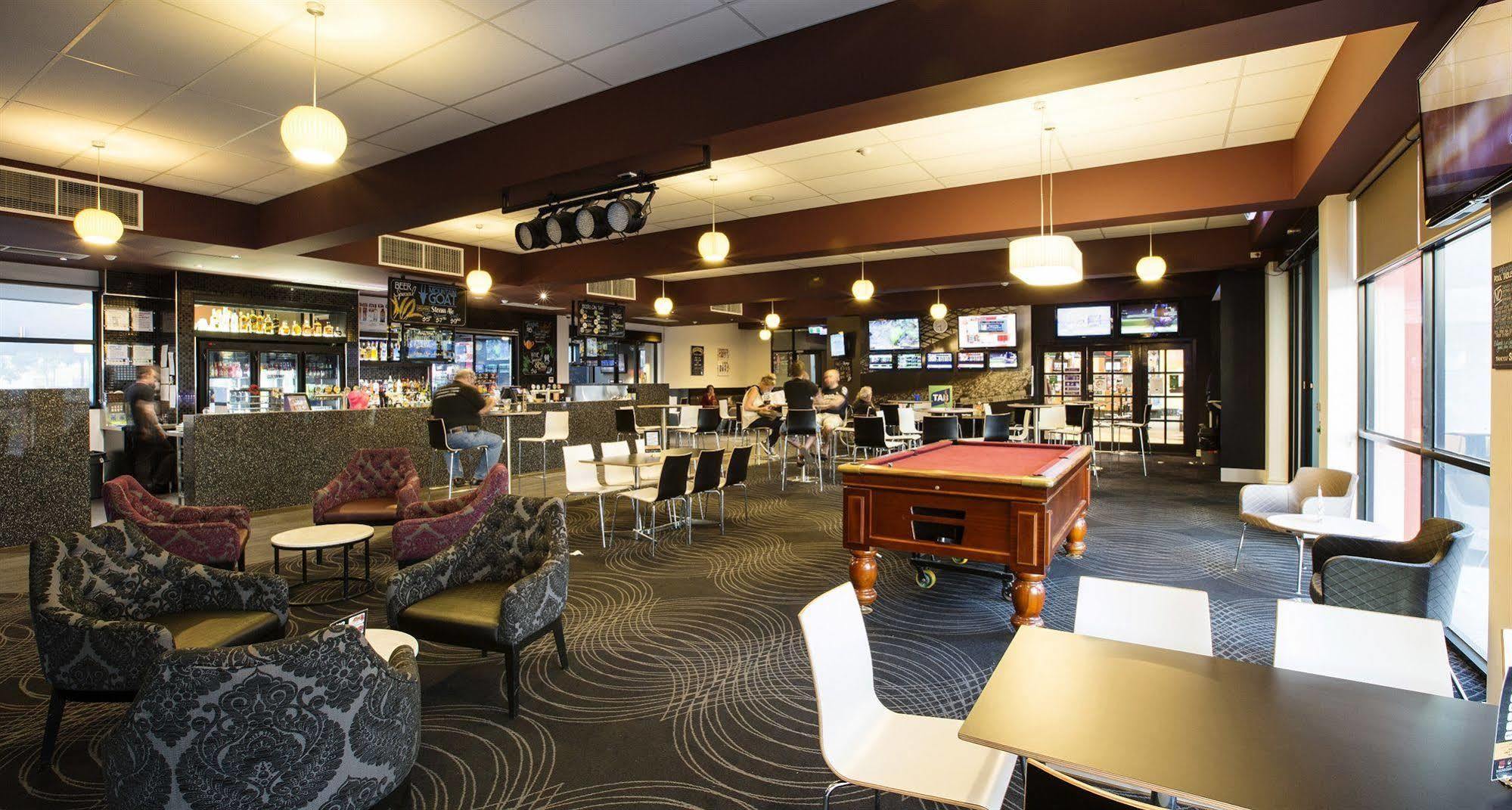 Nightcap At Skyways Hotel Melbourne Exterior photo